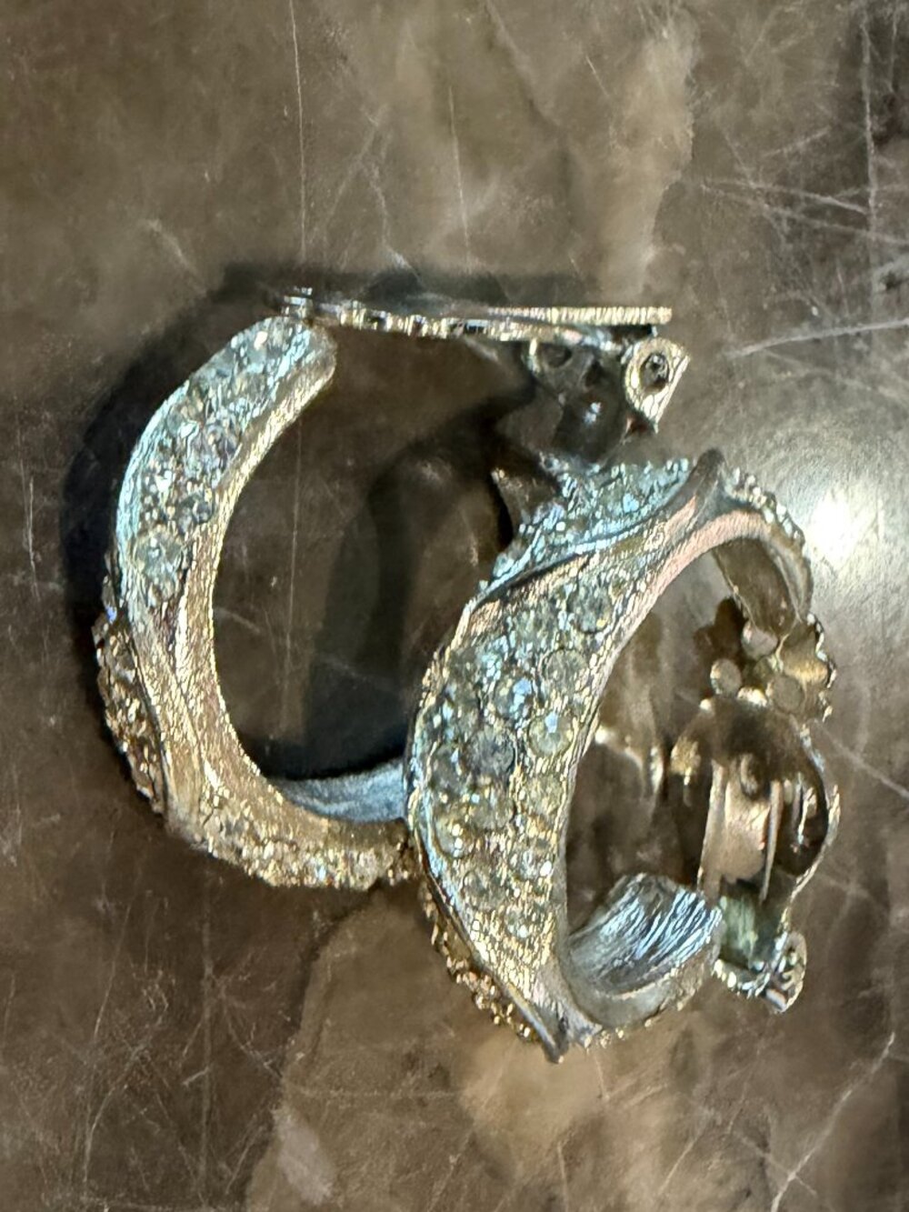 Costume/Fashion clip earrings (Preowned)